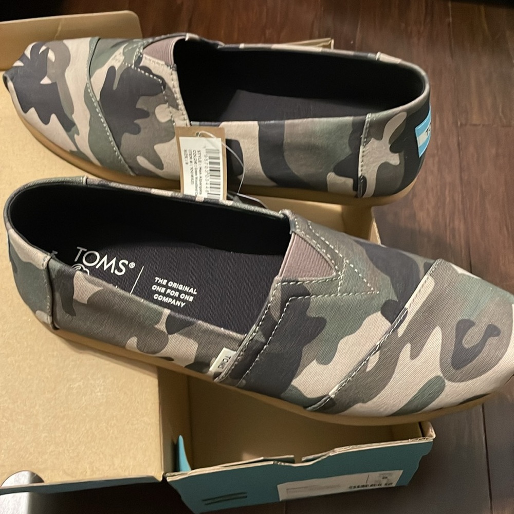 NWT TOMS Alpargata green camo Men’s 9